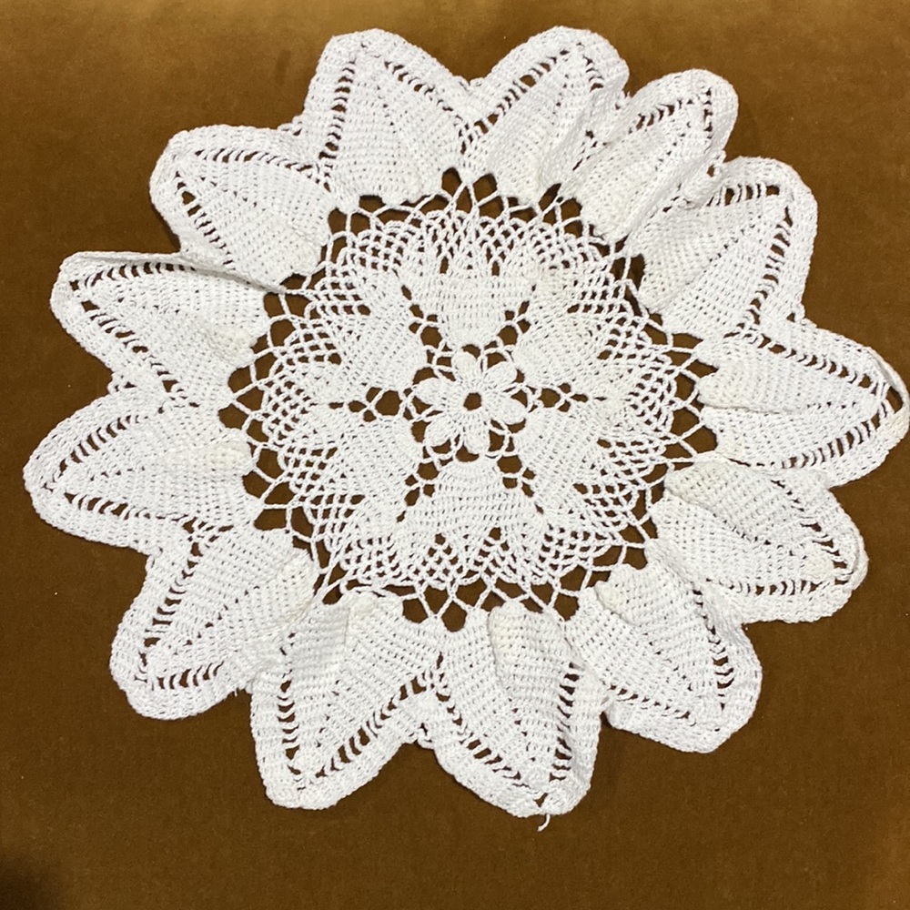Vintage Handmade White Crochet Doily! - Picture 3 of 3